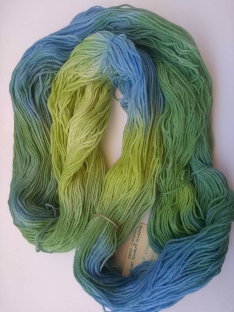 Handpainted yarn 4ply Polwarth 100/% wool 100g approx 400m