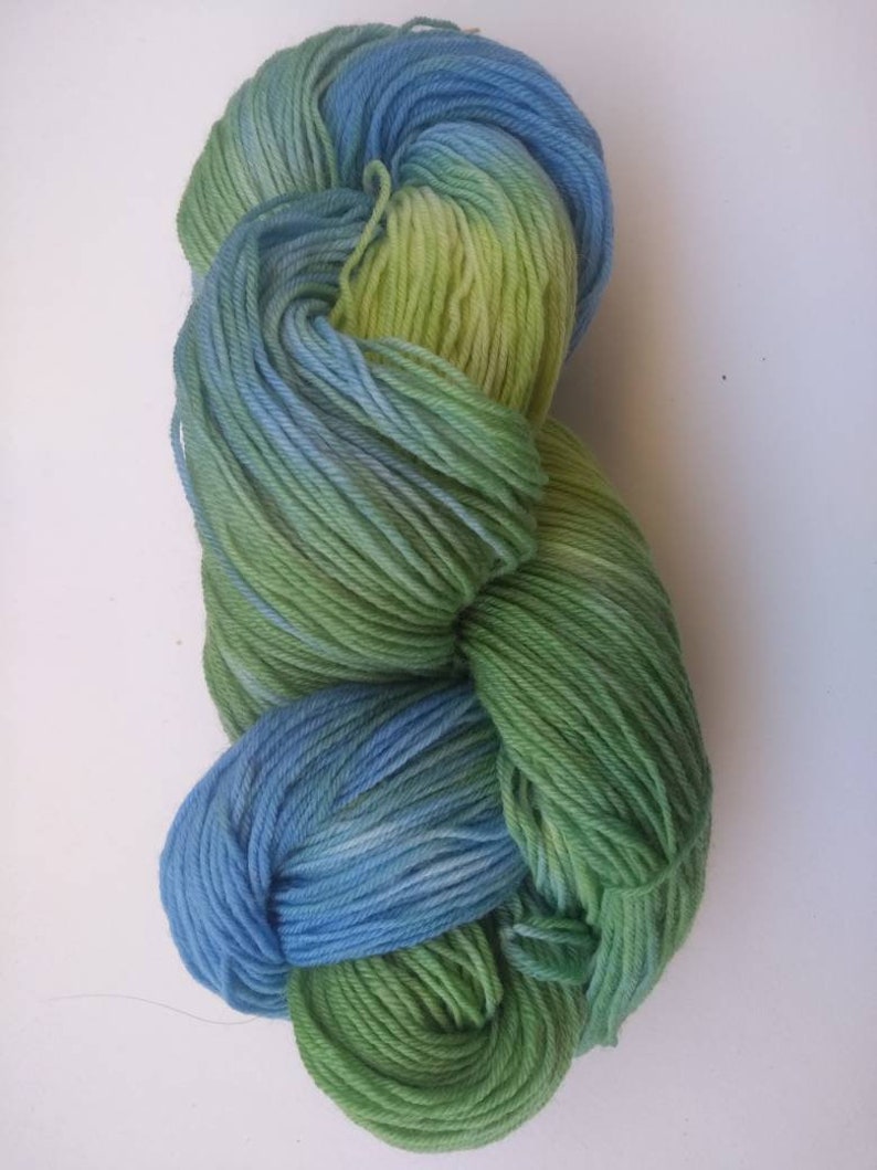 Handpainted yarn 4ply Polwarth 100/% wool 100g approx 400m