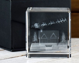 Montez sur la scène de Noël sur le toit de la maison avec le traîneau du père Noël en cristal gravé au laser