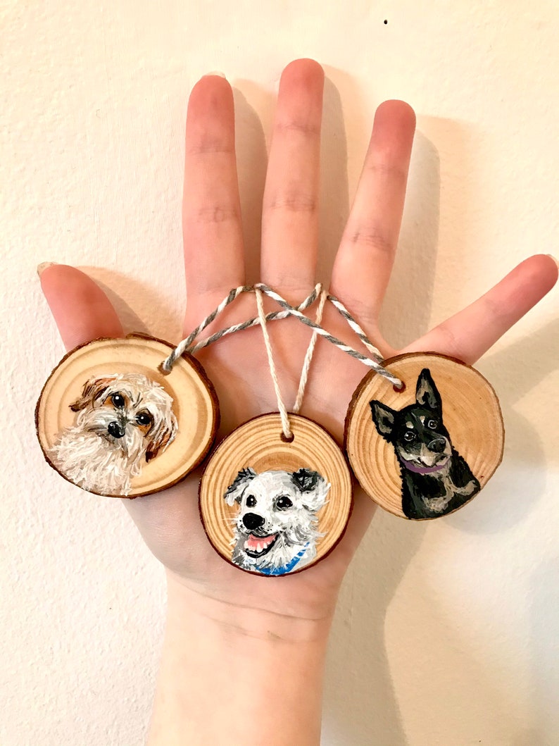 Personalised dog portrait keepsake wooden hand painted keyring ornament image 2