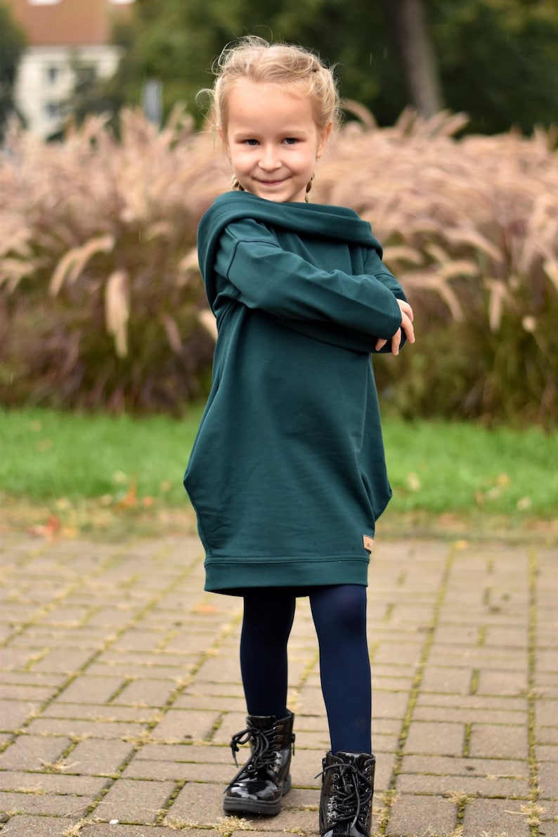 The set of oversized hooded modern dresses for mother and daughter bottle green image 7