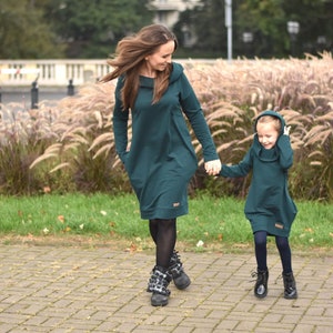 The set of oversized hooded modern dresses for mother and daughter bottle green image 1