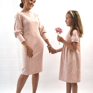 Mother & daughter New Royal dresses powder pink, matching outfit, family outfit, matching mother daughter outfits, mutter tochter kleid image 5