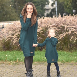 The set of oversized hooded modern dresses for mother and daughter bottle green image 2