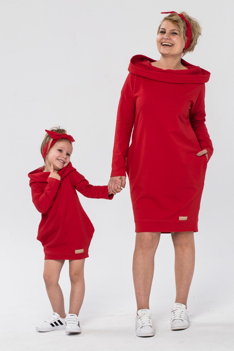 The set of oversized hooded tunics for mother and daughter Family in Red image 1