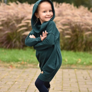 The set of oversized hooded modern dresses for mother and daughter bottle green image 8