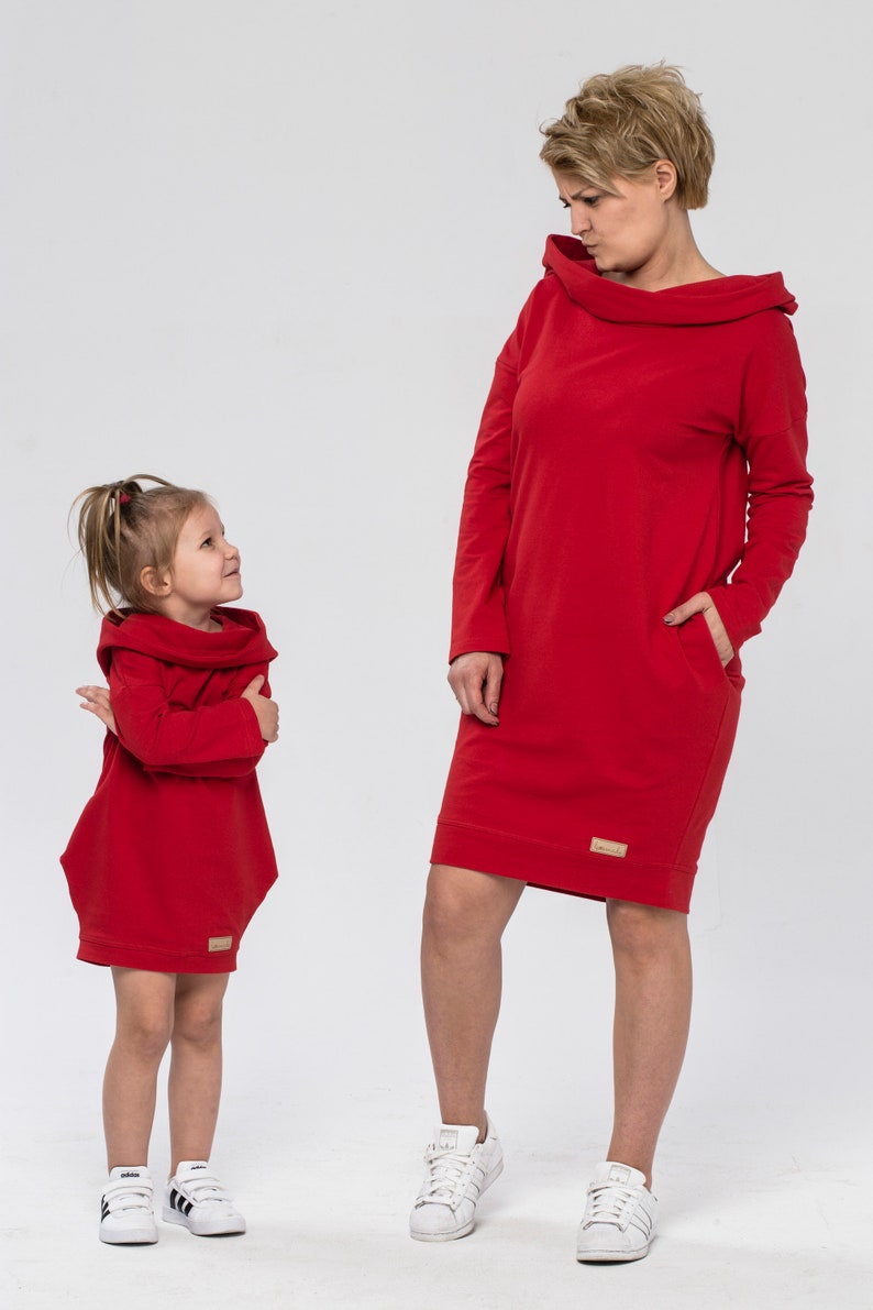 The set of oversized hooded tunics for mother and daughter Family in Red image 2