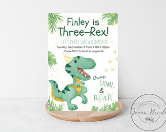Op de afbeelding: Een groene dinosaurus met een feestmuts met de tekst "Finley is Three-Rex! Let's party like a dinosaur. Sunday, September 3 from 4:00-7:00pm. Please RSVP to Sarah by August 26. Chomp, Stomp, & Roar."
