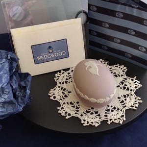 Wedgewood Trinket Egg ( White on Lilac D.H. ) Dancing Hours, with original box, plus Wedgewood tissue paper, note card, and wrapping paper.