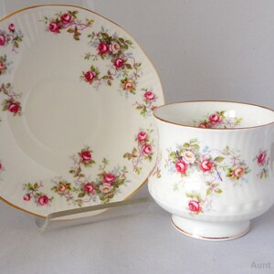 Queens Rosamund Pattern Floral Teacup w/Saucer(B), Vintage Teacup w/Saucer, Rosina China Co. Ltd. Teacup, Cottage Chic Décor, French Country