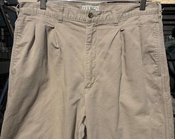 Vtg L.L. BEAN 33/30 Flannel Lined Outdoors Khakis