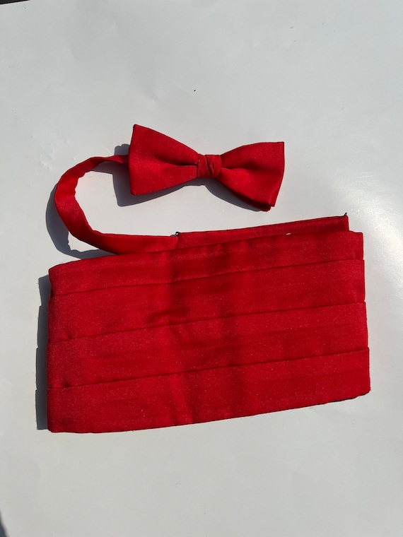 Vtg Red Bowtie and Cummerbund Black Tie Set Large/