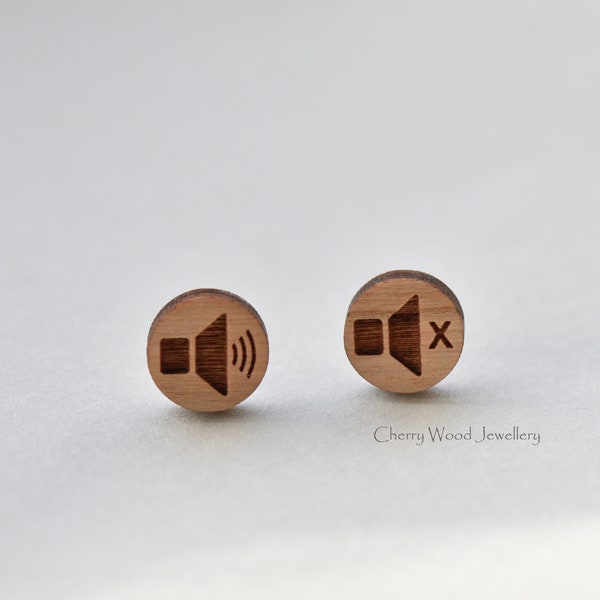 Boucles d’oreilles sourdes en bois boucles d’oreilles cloutées bijoux volume icône boucles d’oreilles boucles d’oreilles en bois cadeau par Cherry Wood Bijoux femmes boucles d’oreilles hommes