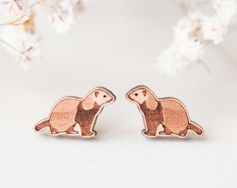 Handgemaakte oorbellen Fretoorbellen dier houten oorbellen Dames meisjes studoorbel cadeau door RobinValley Studio