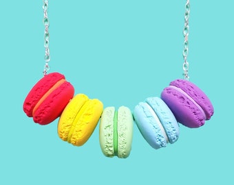 Collier de macarons arc-en-ciel - collier de macaron, macarons faits à la main, collier de macarons, macarons, macarons à la menthe, macarons de pastel