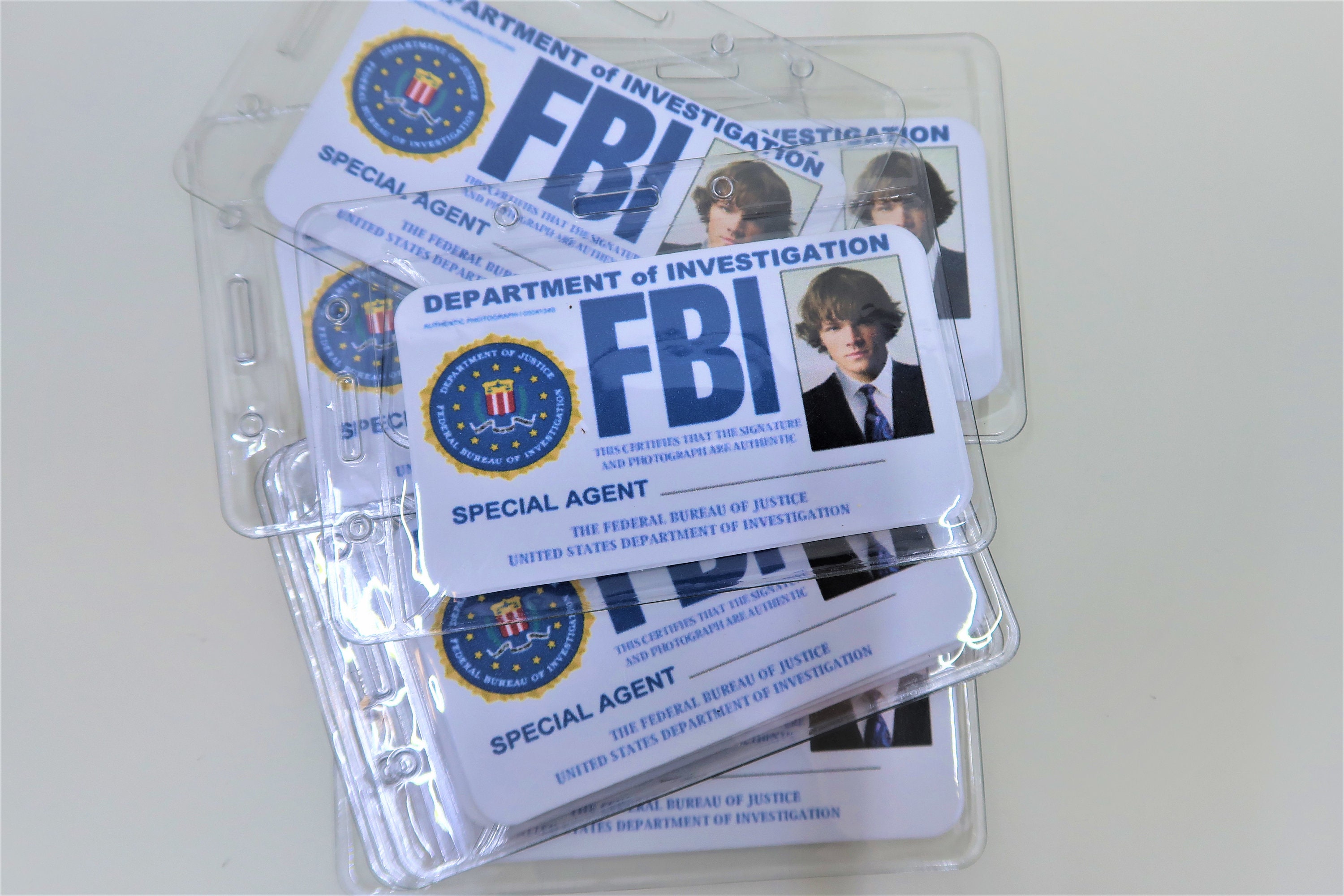 Supernatural Sam Winchester fbi Badge Card Holder ID Card Prop Fun Role Cos