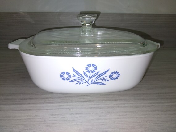 コーニングウェア（CorningWare）のブルーコーンフラワー柄の