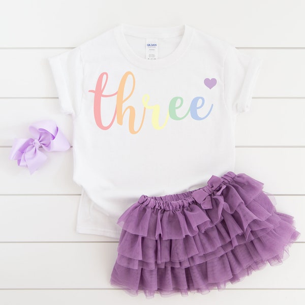 Trois chemise, chemise de 3e anniversaire, trois filles de coeur arc-en-ciel pastel troisième, chemise de fille d'anniversaire, anniversaire de trois ans, tenue de 3e anniversaire