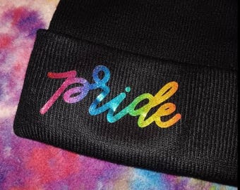 Pride Beanie im Glitzerlook