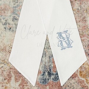 Wedding Wreath Sash, Monogram Wreath Sash, Wedding Crest Wreath Sash, Intertwined Letter Wreath Ribbon, Wreath Scarf, Wedding Pew Markers