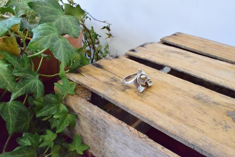 Size 8.5 New Old Stock Vintage Silver 1980/'s G/&S Skull Ring Made in USA Inscribed Signature