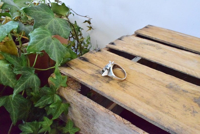 Size 8.5 New Old Stock Vintage Silver 1980/'s G/&S Skull Ring Made in USA Inscribed Signature