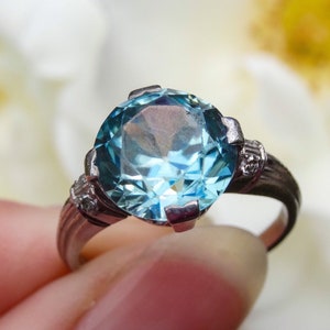 Art Deco Natural Blue Zircon Ring in 14ct gold, Appraisal included!