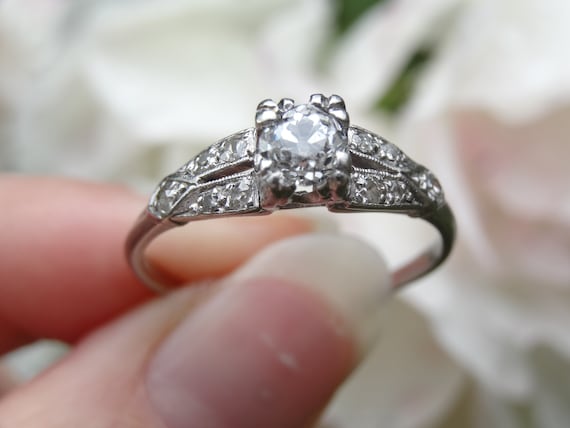 Exquisite Art Deco Platinum Diamond Engagement Ri… - image 3