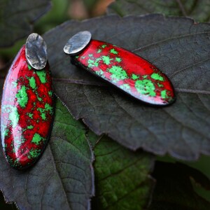 Deep Red and Bright Green Enameled Elongated Copper Earrings // Textured Silver Oval Detachable Studs
