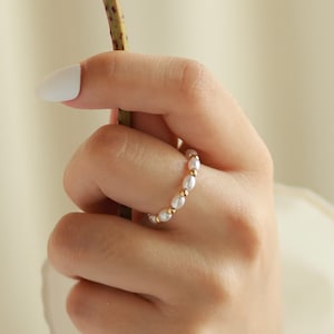 Dainty Pearl Ring| Freshwater Pearl Ring| Gold Pearl Ring| Baroque Pearl Ring| Vintage Pearl Ring| Stackable Ring| Bridesmaid Gifts