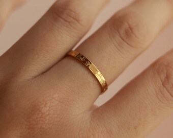 Gold Sun Ring| Sunshine Ring| Gold Band Ring| Dainty Gold Ring| Gold Sunburst Ring| Celestial Ring| Simple Minimalist Ring| Stackable Ring