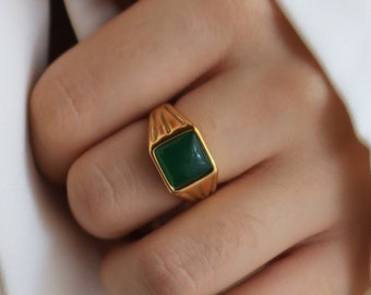 Green Signet Ring | Square Gold Signet Ring | Green Gemstone Vintage Gold Ring | Statement | Water Safe