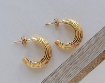 Gold Huggie Hoop Earrings| Small Hoop Earrings| Vintage Gold Hoops| Gold Chunky Hoops| Thick gold hoops| Minimalist Earrings| Tarnish free