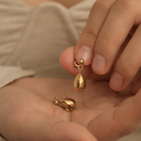 Dainty Teardrop Earrings|Gold Teardrop Earrings|Waterdrop Stud Earrings|Tiny Gold Studs|Dangle & Drop earrings|Simple Minimalist Earrings