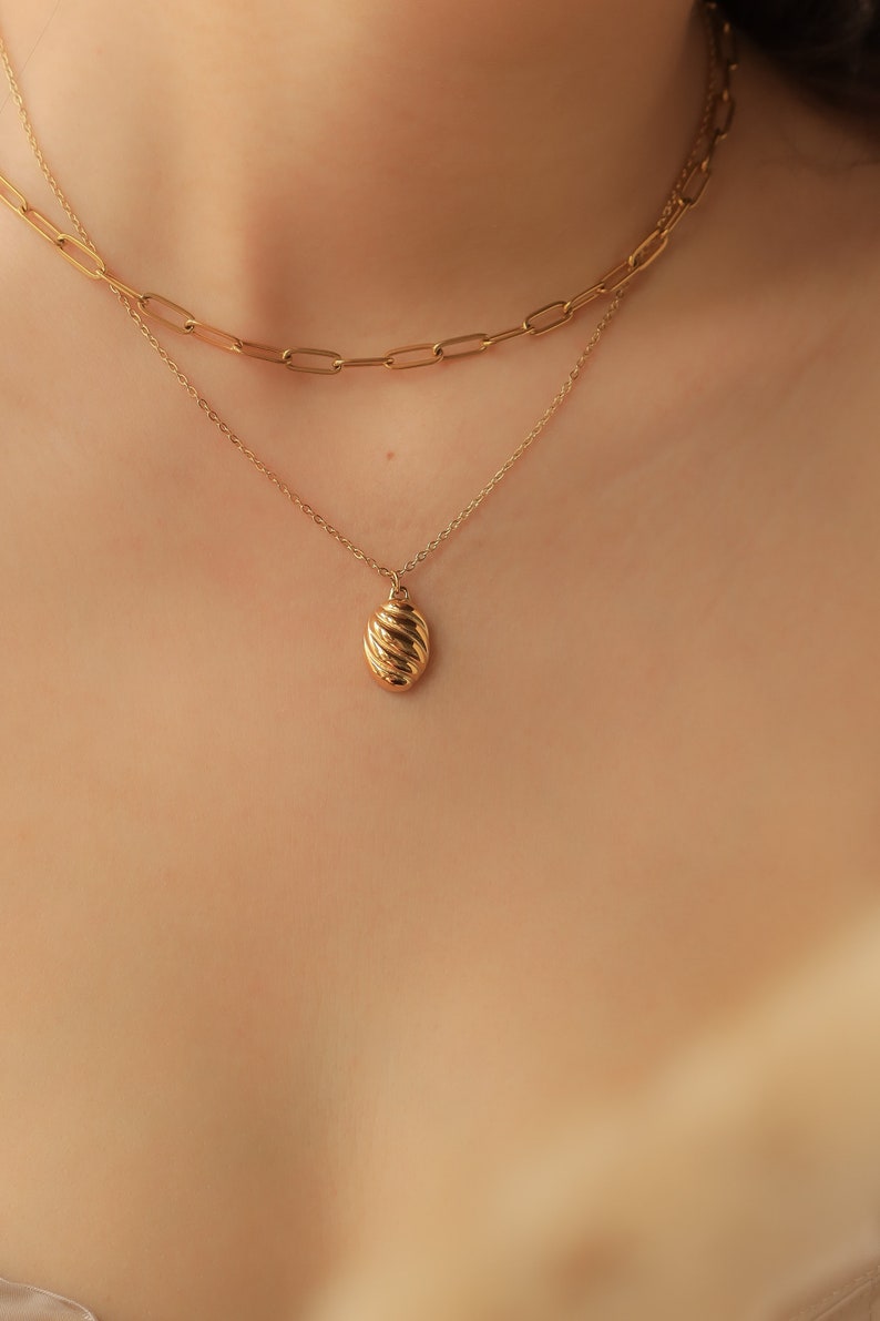 Croissant Necklacegold Oval Pendant Necklace French Vintage Etsy