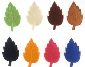 Può includere: Assortimento di otto toppe di foglie in feltro ricamate in vari colori, tra cui verde, bianco, marrone, nero, arancione, rosso e blu. Le foglie sono tutte della stessa forma e dimensione.
