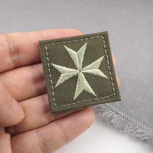 Malteserkorsmärke 3,8 cm x 3,8 cm, broderat taktiskt moralmärke, kardborreband