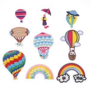 Peut inclure: Dix patchs brodés colorés à repasser représentant des montgolfières, des arcs-en-ciel et une personne tenant un parapluie. Les patchs sont parfaits pour ajouter une touche fantaisiste aux vêtements, aux sacs ou à d'autres articles en tissu.