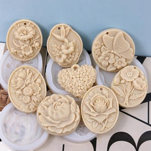 8 Styles Embossed Flowers Pendant Silicone Molds-Floral Plaster Hanging Tag Mold-DIY Aromatherapy Diffuser Stone Mold-Ornament Casting Mold