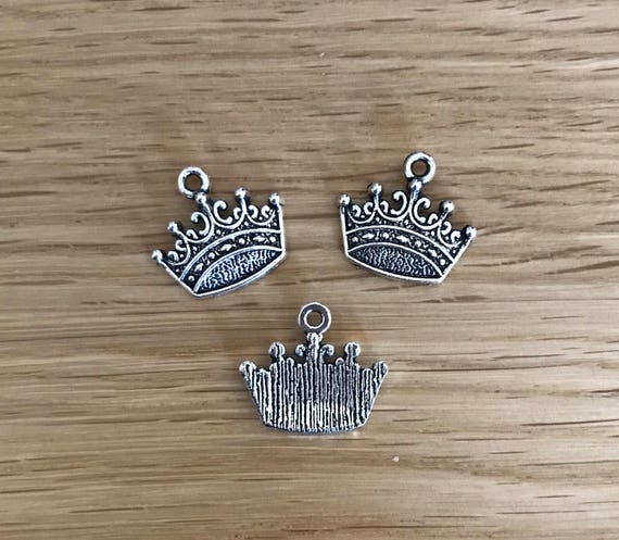 20 X CROWN SILVER TONE CHARMS 17MM X 14MM JEWELLERY MAKING CRAFTS