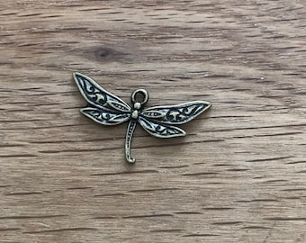 2Pc Antiqued Silver Tone Flying Dragonfly Animal Charms Pendants 60x67mm 