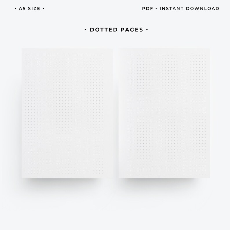 K&ouml;nnte beinhalten: Zwei leere A5-Seiten mit gepunkteten Rasterlinien. Die Seiten sind wei&szlig; und haben einen subtilen Schattensffekt. Der Text "DOTTED PAGES" befindet sich oben im Bild.