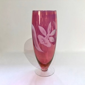 Vintage Floral Cranberry 10&quot; Footed Vase Pink/Fuchsia Tapered Glass Vase w/Frosted Etched Lilly and Leaves Clear Base Home Decor Valentines