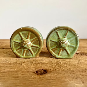 Frankoma Salt & Pepper Shakers Wagon Wheel Prairie Green Collectible American Pottery