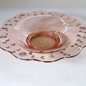 Large Floral Etched and Scalloped Rim Pink Glass Bowl Decorative Centerpiece Bowl