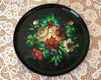 Vintage Handbemalte Blumen Dekoratives Tablett Schöne Schwarze Toleware in Außergewöhnlichem Zustand Russische Tole Malerei Buntes Boho Decor