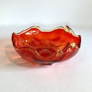 Vintage Blown Glass Art Glass Bowl/Decorative Dish Mid Century Modern Art Glass Bright Red Centerpiece Bowl with Light Amber