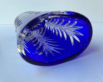 超高級感あり コバルトブルー カットクリスタル花瓶 ヴィンテージのコバルトブルーカットクリスタルの花瓶：シェーンボル