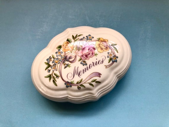 Avon music box discount