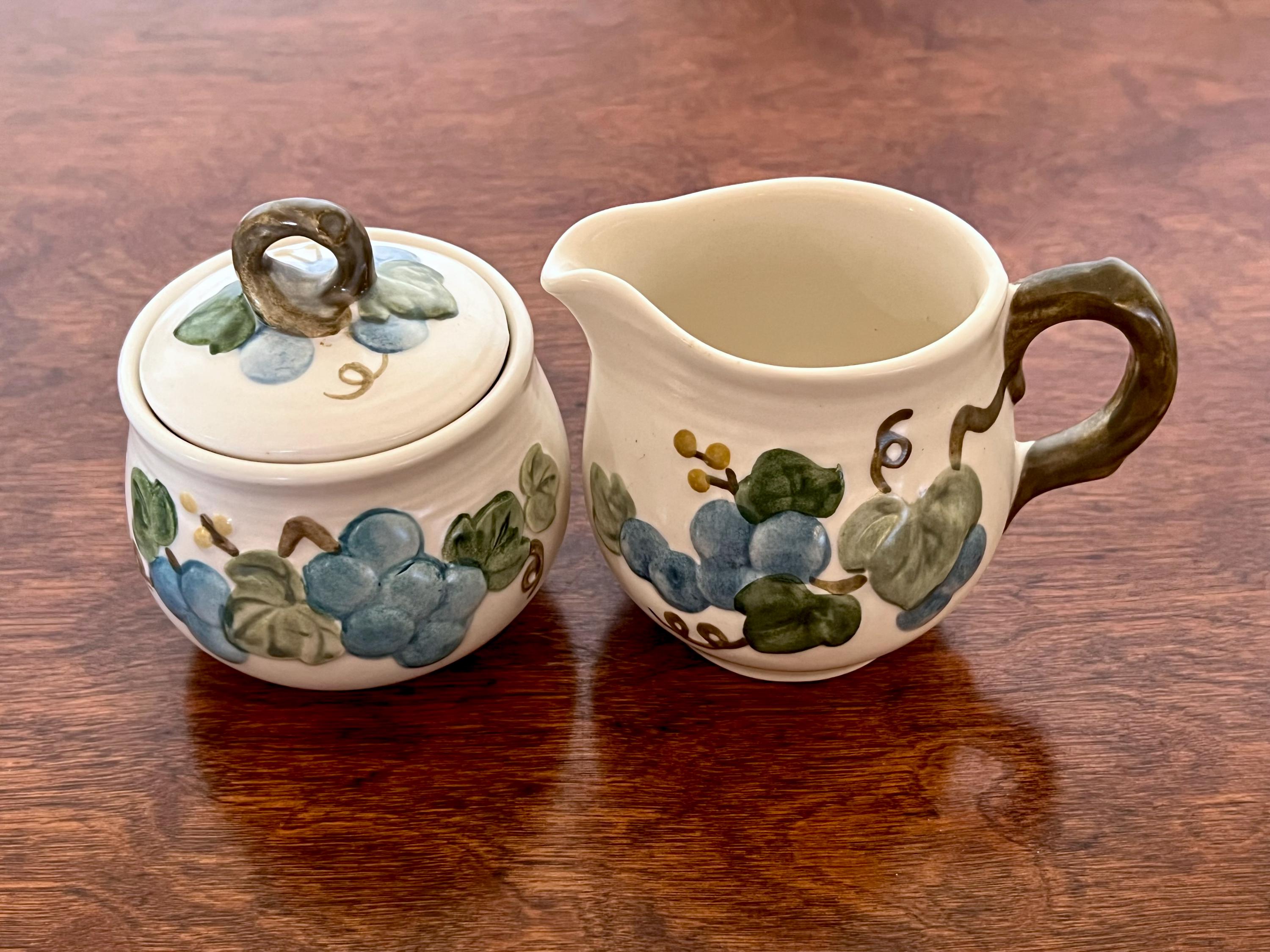 Metlox Poppytrail Sculptured Grape Serving Set: MCM Hand-painted
